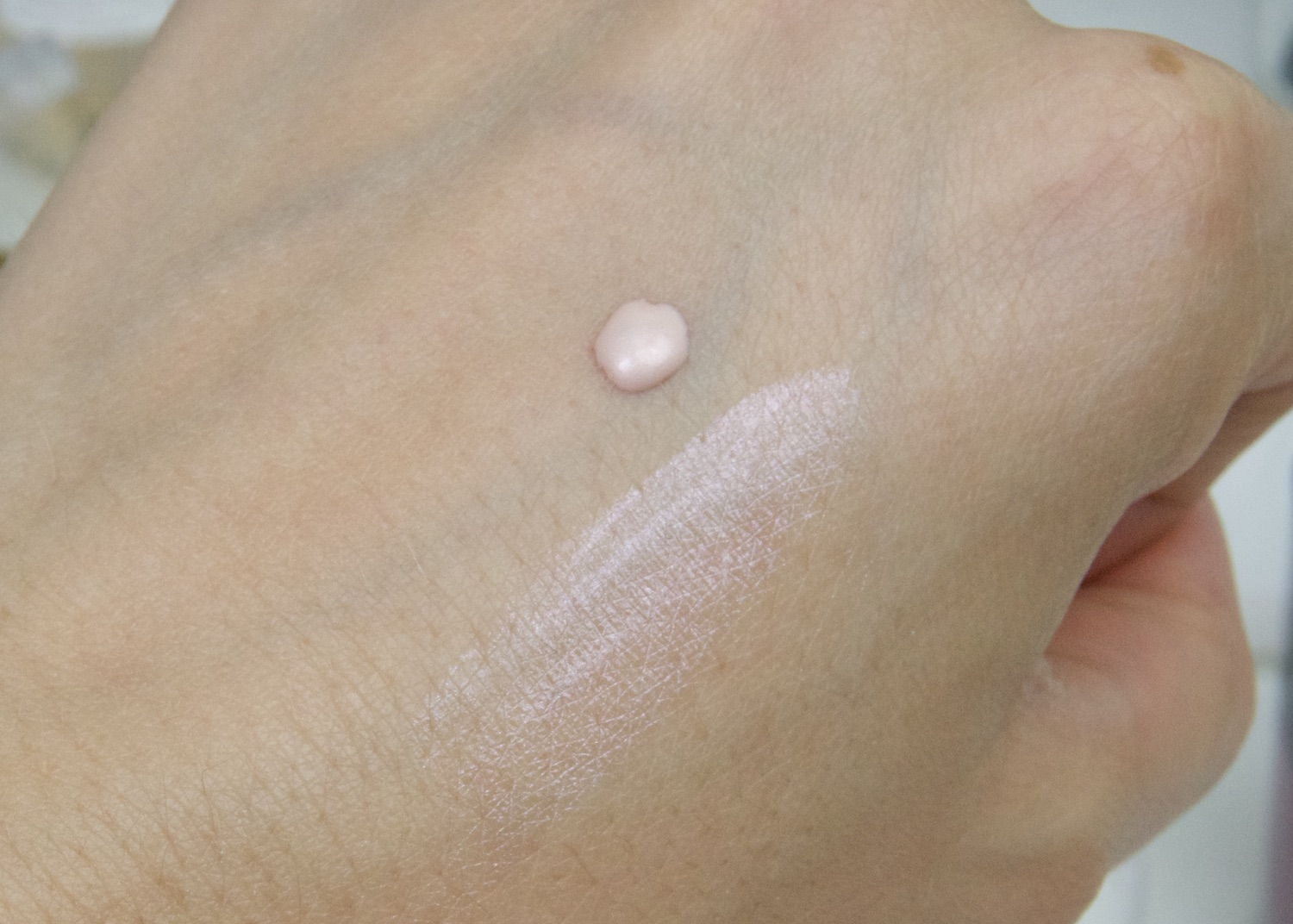 chanel le blanc rosy light drops swatch